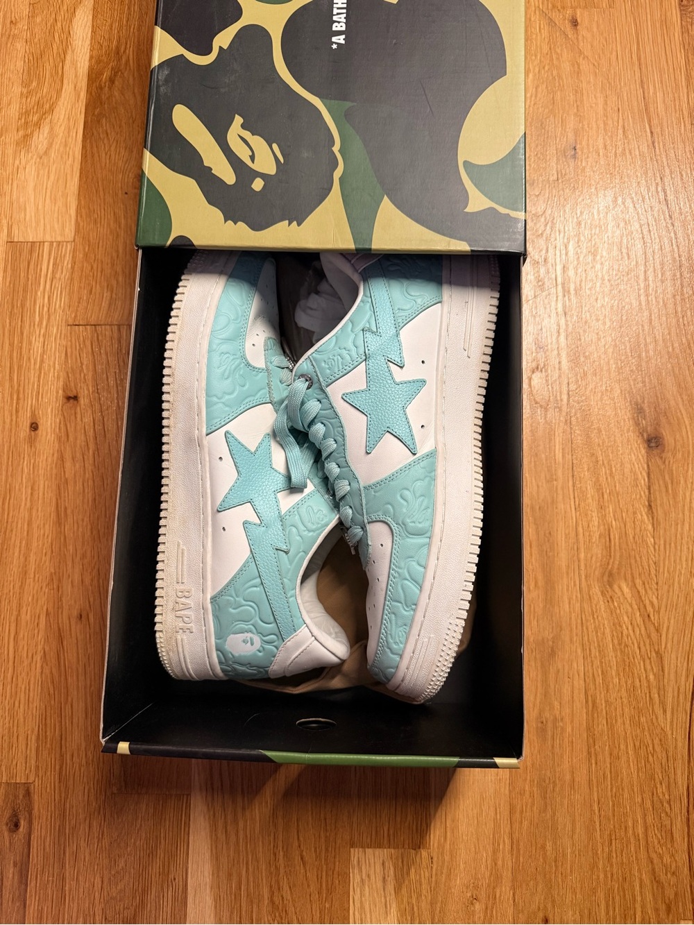 BAPE  White & Light Teal Sta Low-Top Sneakers
Men’s size 11